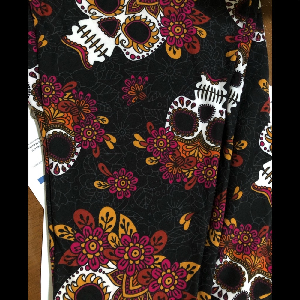 Sugar skull 2x terra and sky leggings NWT